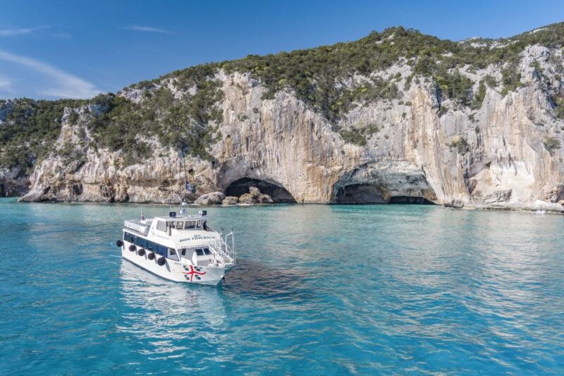 cala-gonone-bue-marino-cave-and-cala-luna-boat-tour