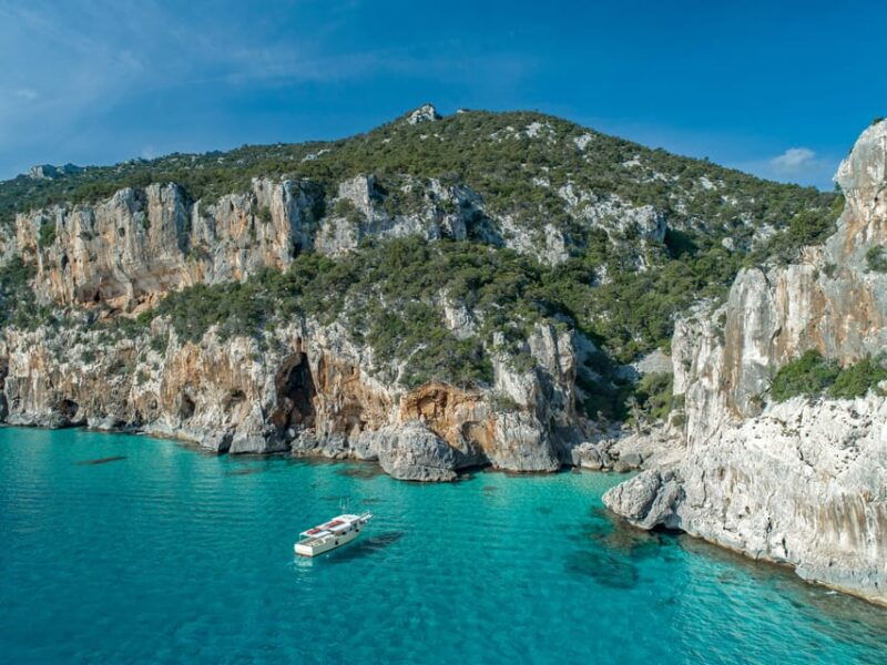 cala-gonone-cala-luna-and-cala-sisine-boat-tour
