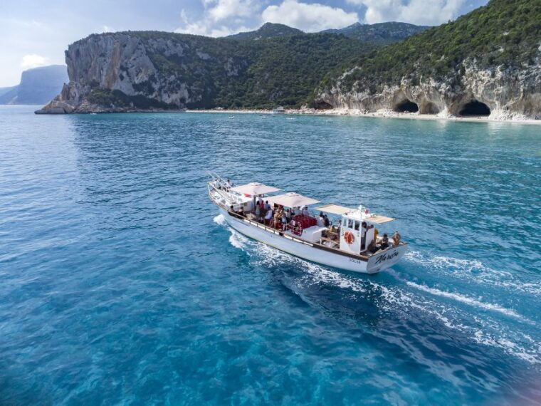 cala-gonone-guided-boat-tour-to-cala-luna-beach