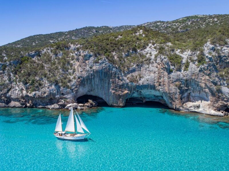 cala-gonone-gulf-of-orosei-coastal-sailing-trip