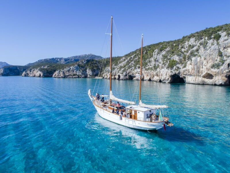 cala-gonone-gulf-of-orosei-coastal-sailing-trip