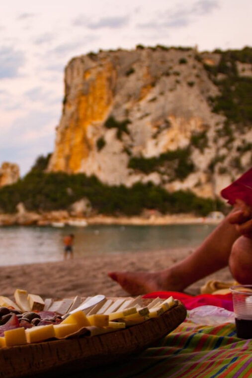 cala-luna-by-night