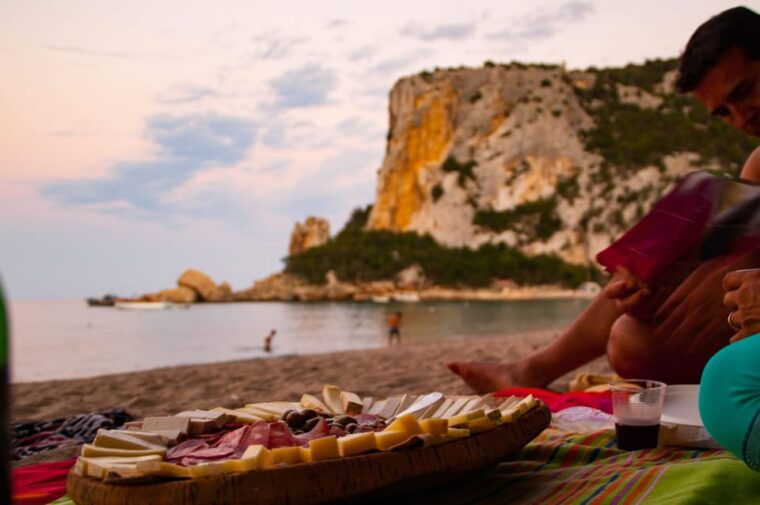 cala-luna-by-night