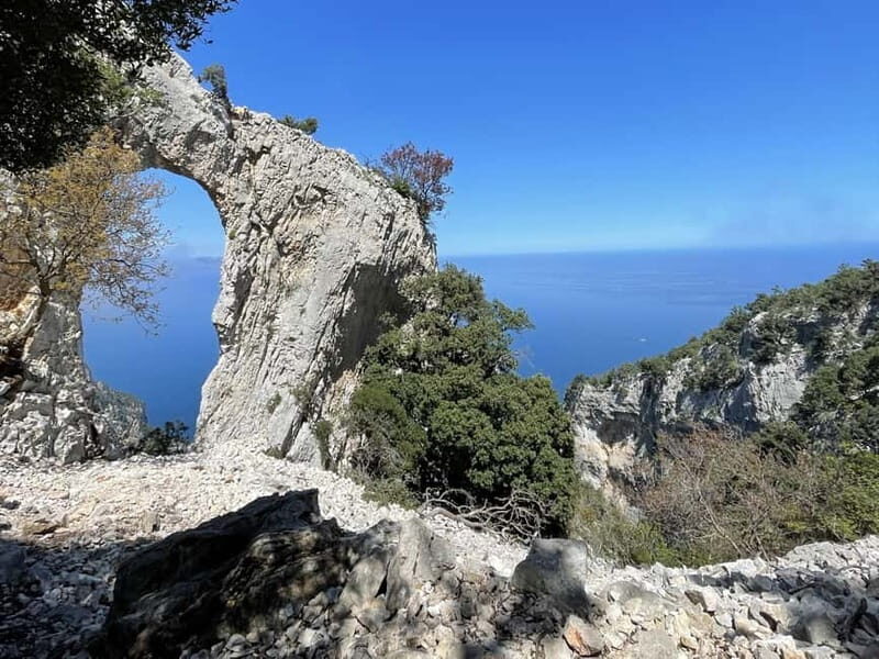 Cala Mariolu: Jeep and Boat transfers for self guided hike - Key Points