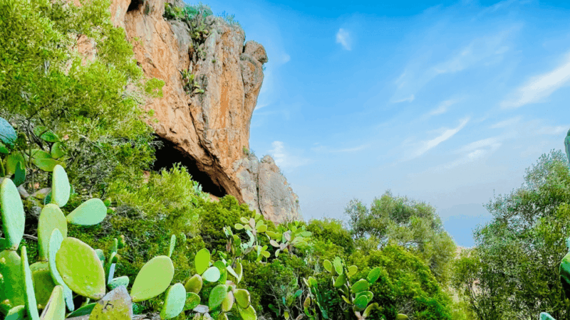 cala-millor-cavemen-cave-on-a-mountainfun-game-and-hike