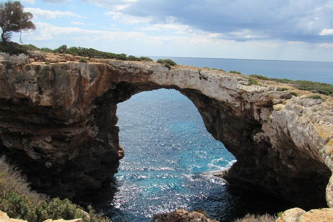 cala-varques-guided-kayak-sea-caves-expedition-snorkeling