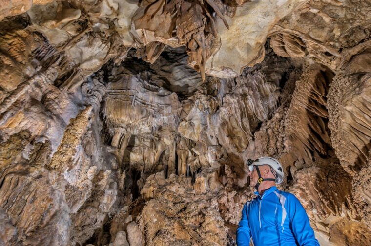 calasparra-almadenes-canyon-rafting-tour-visit-3-caves