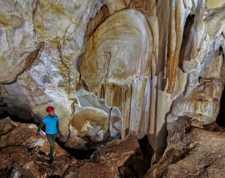 calasparra-almadenes-canyon-rafting-tour-visit-3-caves