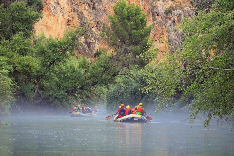 calasparra-almadenes-canyon-rafting-with-caves-and-rock-art