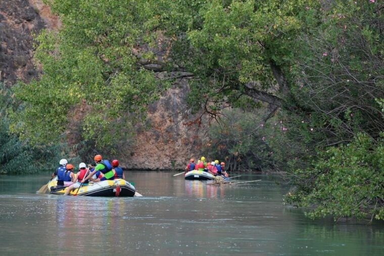 calasparra-almadenes-canyon-rafting-with-caves-and-rock-art