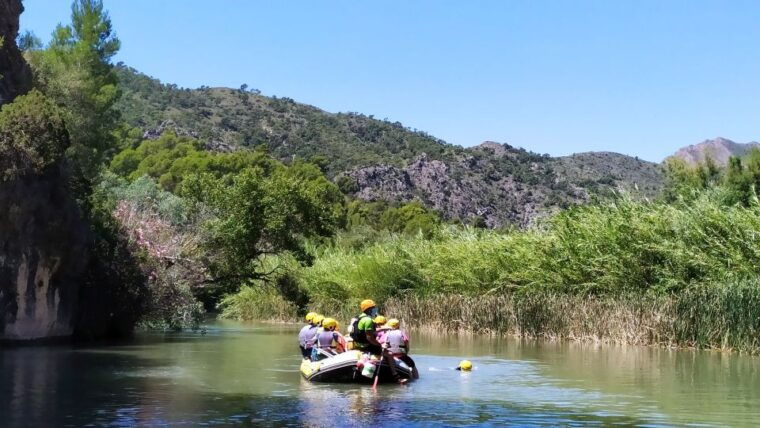 calasparra-almadenes-canyon-rafting-with-caves-and-rock-art