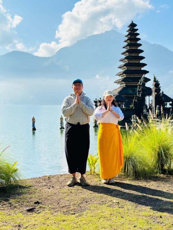 Caldera jeep sunrise with ploating temple - Key Points