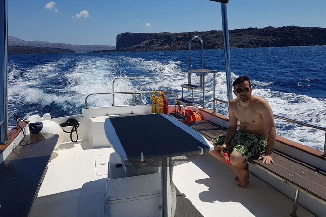 caldera-private-cruise-volcano-hike-2