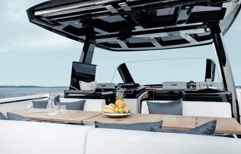 Caldera Private Cruise with Luxury Fjord 52 Motor Yacht - The Yacht: Fjord 52 Open