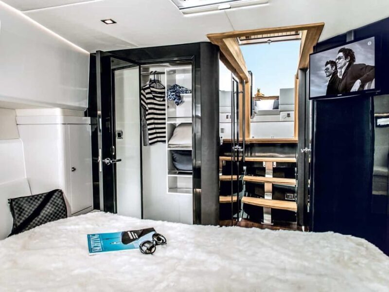 Caldera Private Cruise with Luxury Fjord 52 Motor Yacht - FAQs