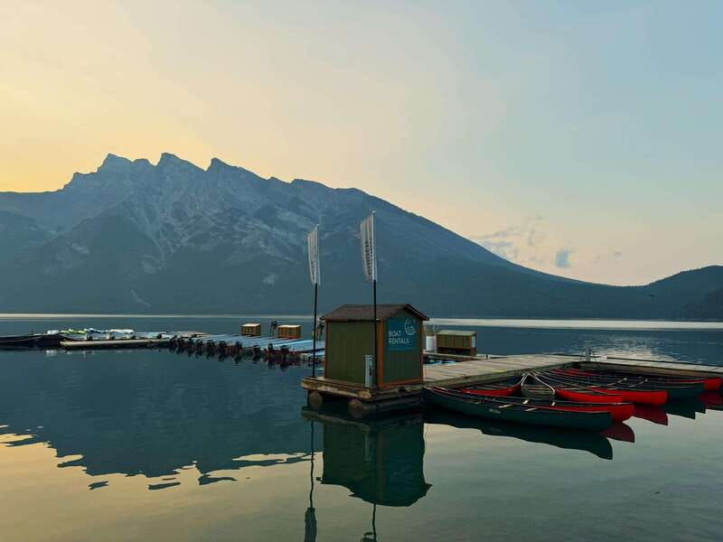 calgary-banff-lake-louise-moraine-johnston-canyon-trip