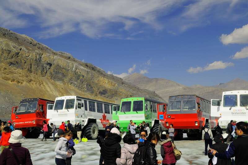 calgary-banff-private-columbia-icefield-glacier-day-tour