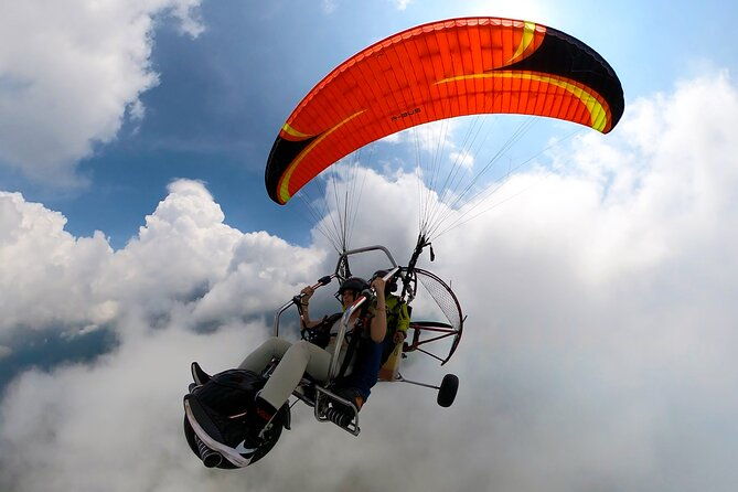 cali-paragliding-feel-and-live-the-true-flying-sensation