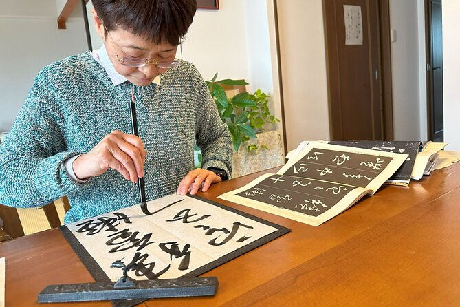 calligraphy-and-matcha-in-a-warm-kumamoto-home-2