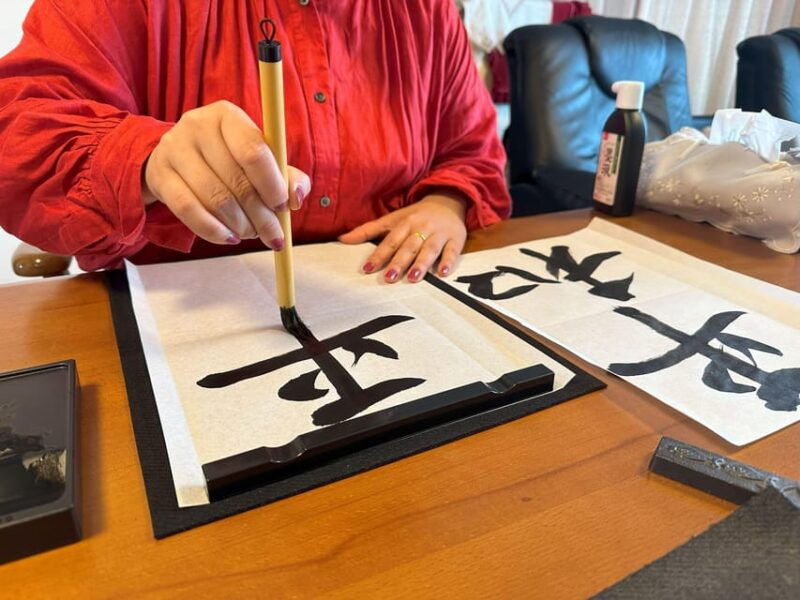 calligraphy-and-matcha-in-a-warm-kumamoto-home