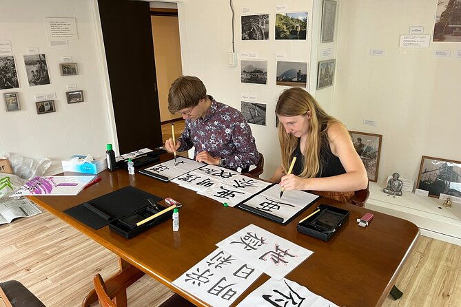 calligraphy-class-for-beginners-in-a-century-old-japanese-house