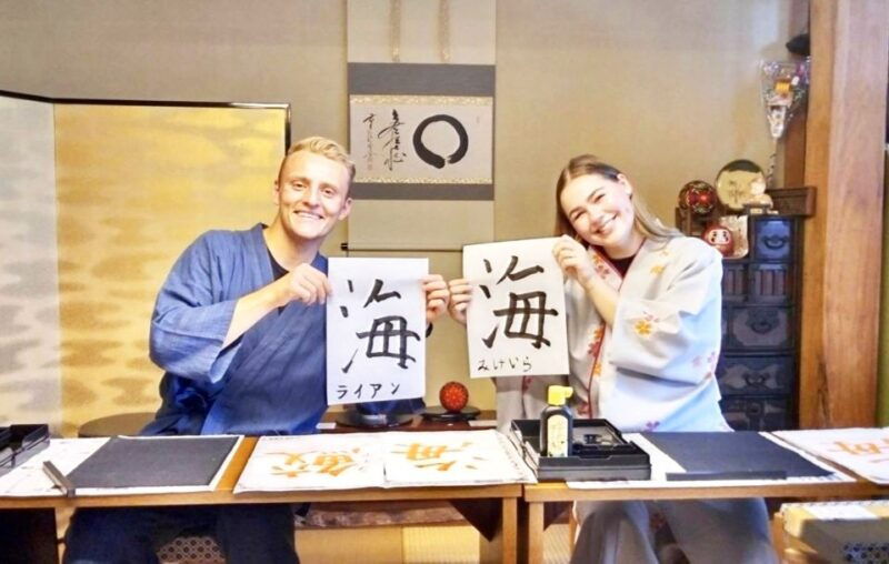 calligraphy-experience-with-simple-kimono-in-okinawa