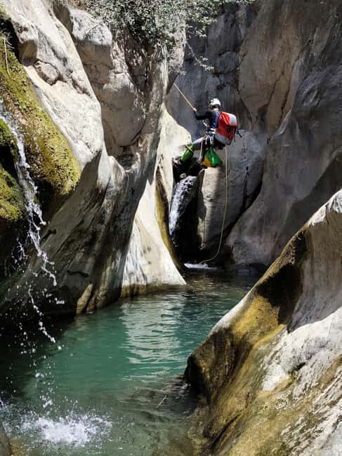 Callosa d'Ensarria: Estret de les Penyes Canyoning Tour - Callosa dEnsarria: Estret de les Penyes Canyoning Tour