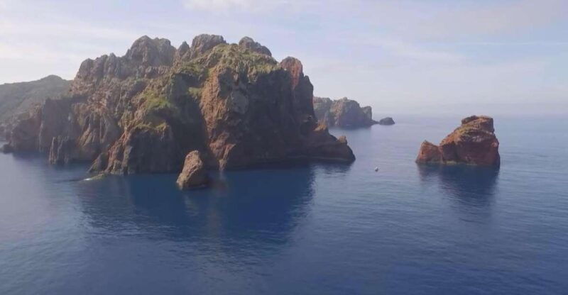 calvi-private-boat-tour-of-scandola-nature-reserve