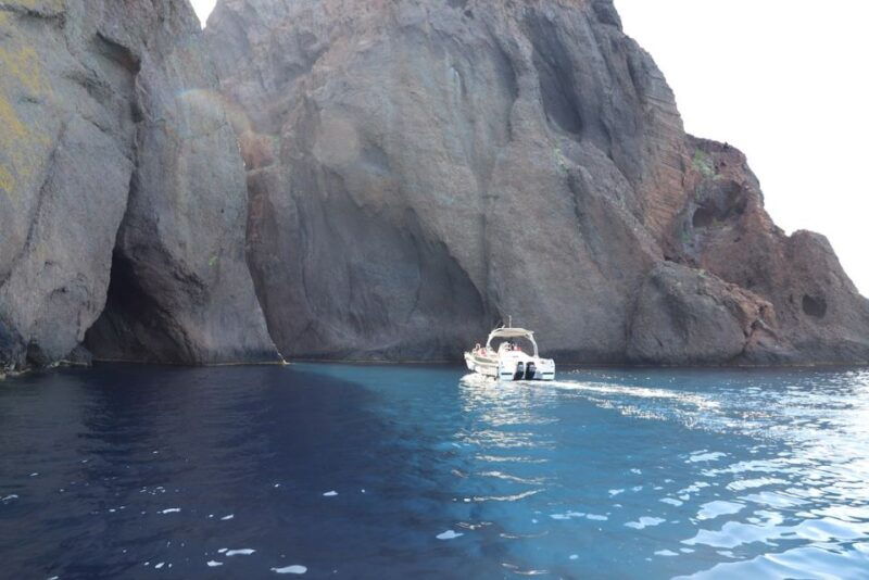 calvi-scandola-and-girolata-6-hour-boat-tour