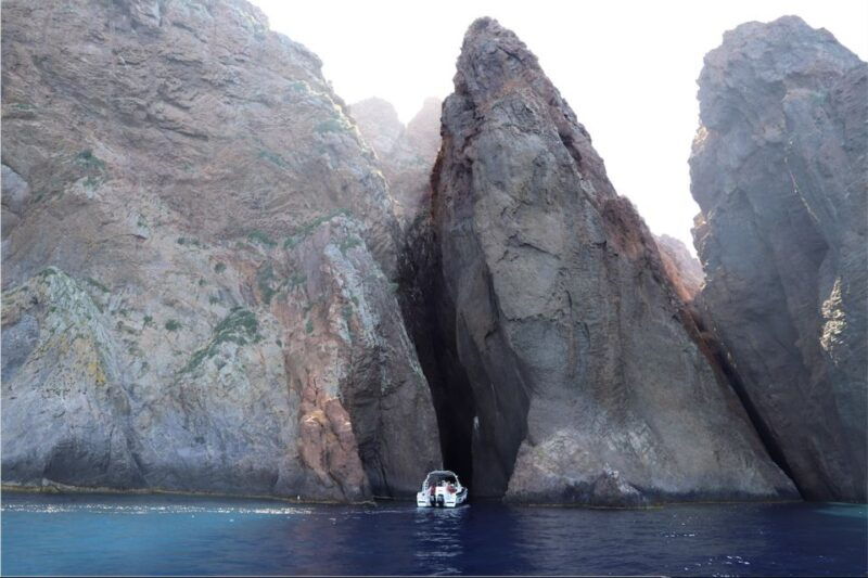 calvi-to-scandola-4-hour-boat-tour