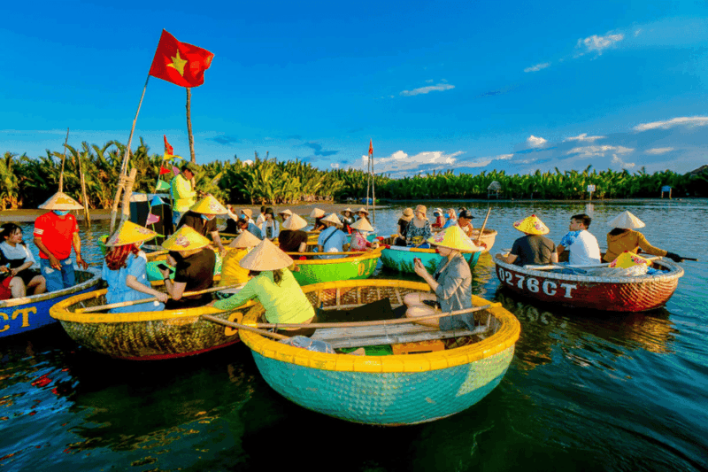 cam-thanh-coconut-basket-boat-and-enjoy-free-coconut-ticket