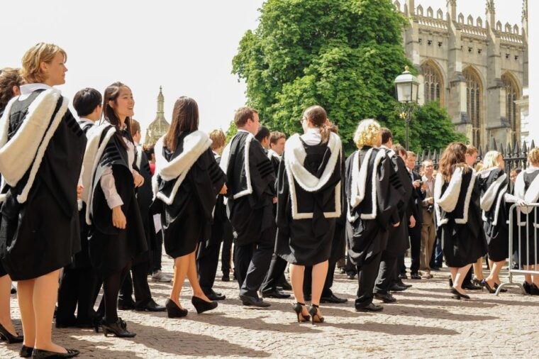 cambridge-alumni-led-walking-punting-tour-w-kings-college