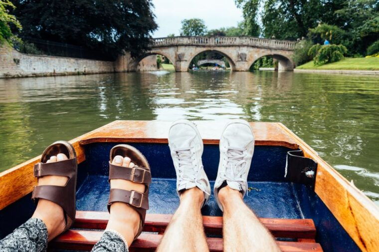 cambridge-alumni-led-walking-punting-tour-w-kings-college