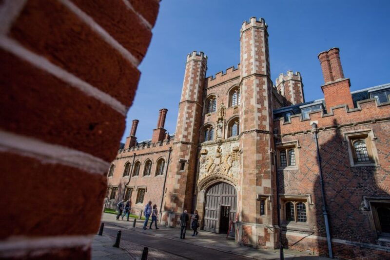 cambridge-alumni-led-walking-tour-w-kings-college-option