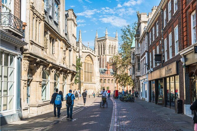 cambridge-famous-alumni-quest-experience