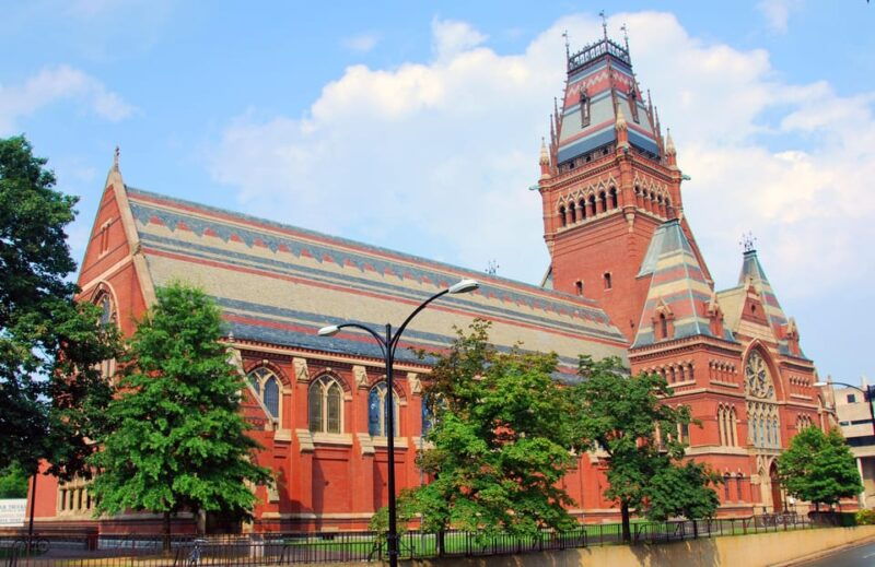 cambridge-massachusetts-mit-and-harvard-walking-tour