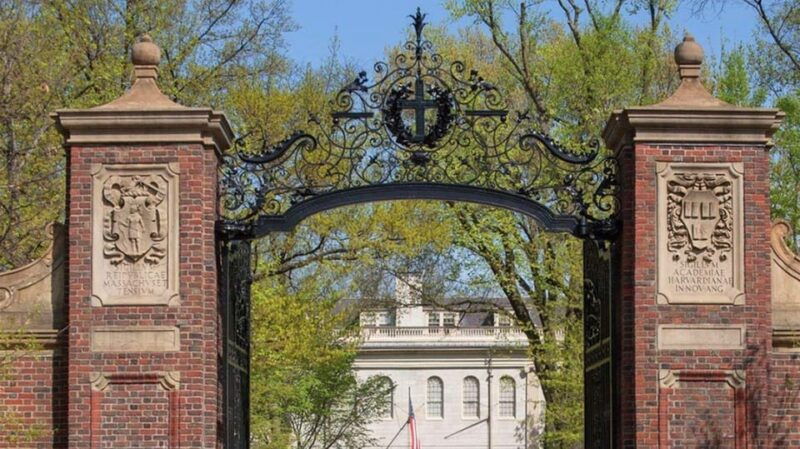cambridge-massachusetts-mit-and-harvard-walking-tour