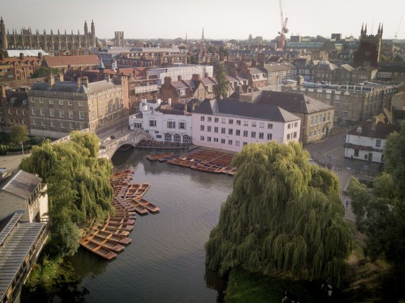 cambridge-punting-tour-on-the-river-cam