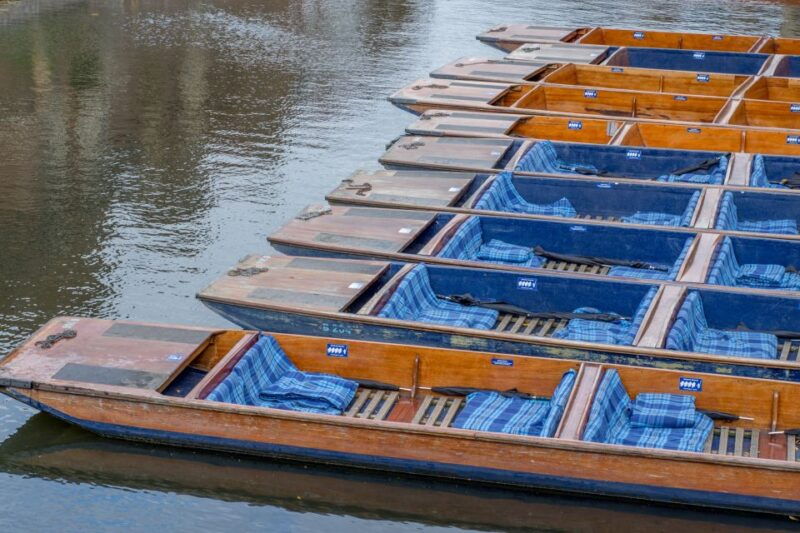 cambridge-punting-tour-on-the-river-cam