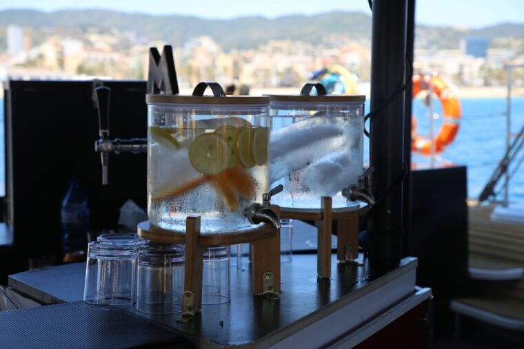 cambrils-catamaran-cruise-with-drinks-and-bbq-lunch-option