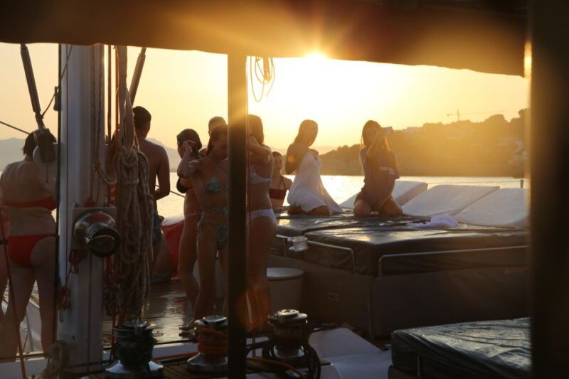 cambrils-sunset-catamaran-cruise-with-drinks