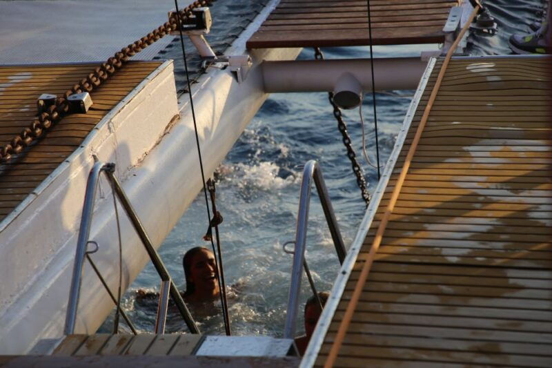 cambrils-sunset-catamaran-cruise-with-drinks