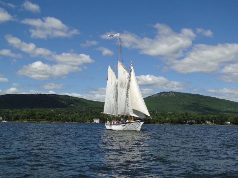 camden-historic-schooner-day-sailing-trip