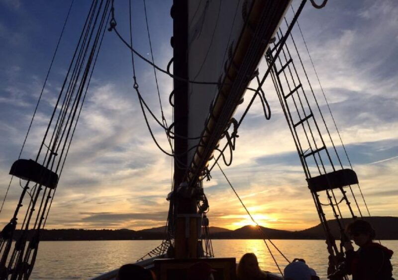 camden-sunset-sailing-cruise-on-a-wooden-schooner