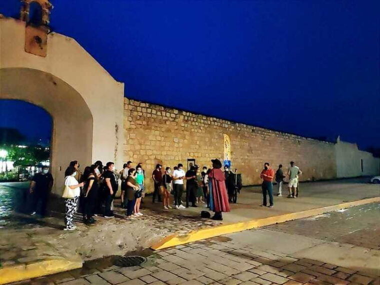 campeche-mexican-tales-theatrical-performance-walking-tour