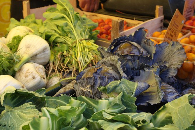 campo-dei-fiori-market-and-trevi-fountain-district-food-wine-tour-in-rome-2