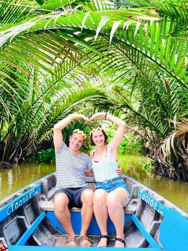 can-tho-authentic-floating-market-wild-canal-system-cocoa