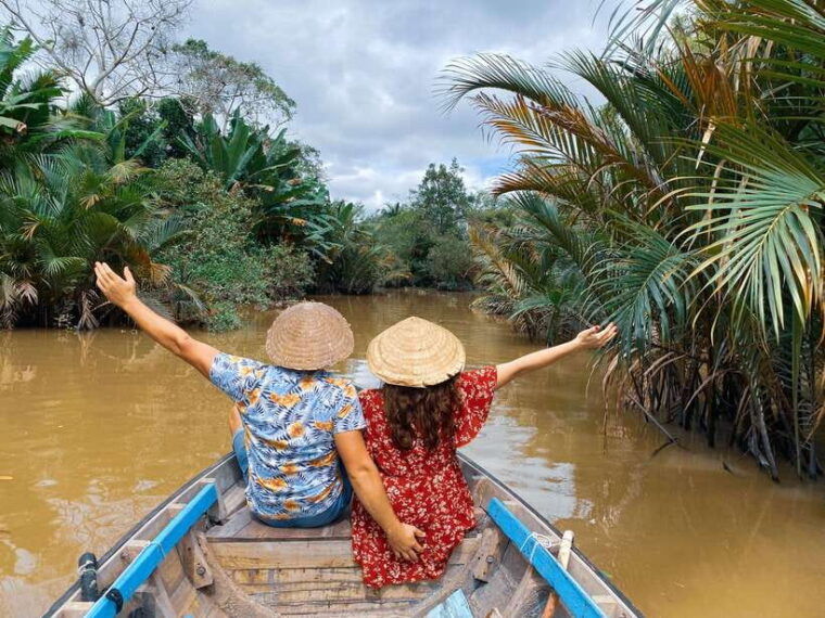 can-tho-floating-market-cycling-cacao-farm-rice-field