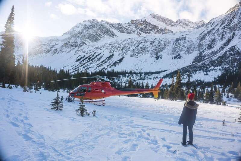 canadian-rockies-abraham-lake-ice-bubbles-helicopter-tour
