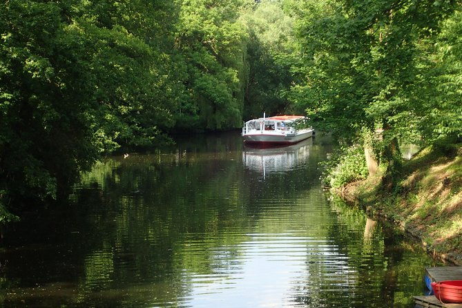 canal-tour-discover-the-different-faces-of-the-city